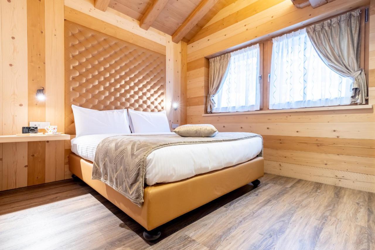 Chalet Imbosc'Che - 5 Beautiful Rooms In Charming B&B リヴィーニョ エクステリア 写真