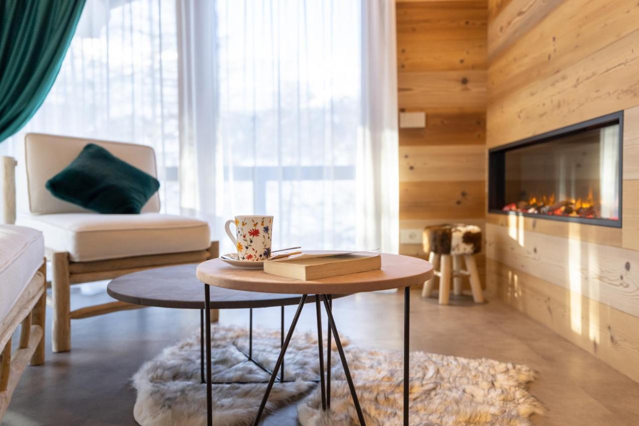 Chalet Imbosc'Che - 5 Beautiful Rooms In Charming B&B リヴィーニョ エクステリア 写真