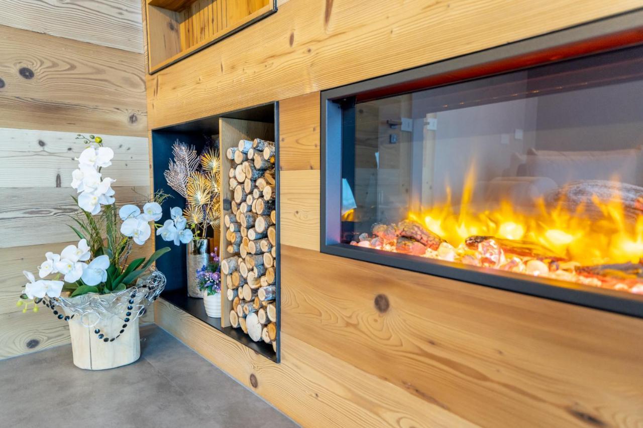 Chalet Imbosc'Che - 5 Beautiful Rooms In Charming B&B リヴィーニョ エクステリア 写真