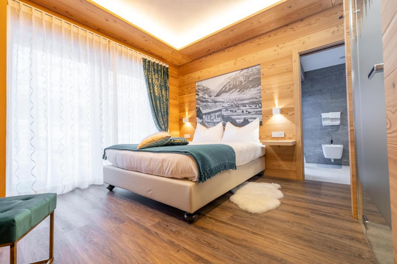 Chalet Imbosc'Che - 5 Beautiful Rooms In Charming B&B リヴィーニョ エクステリア 写真